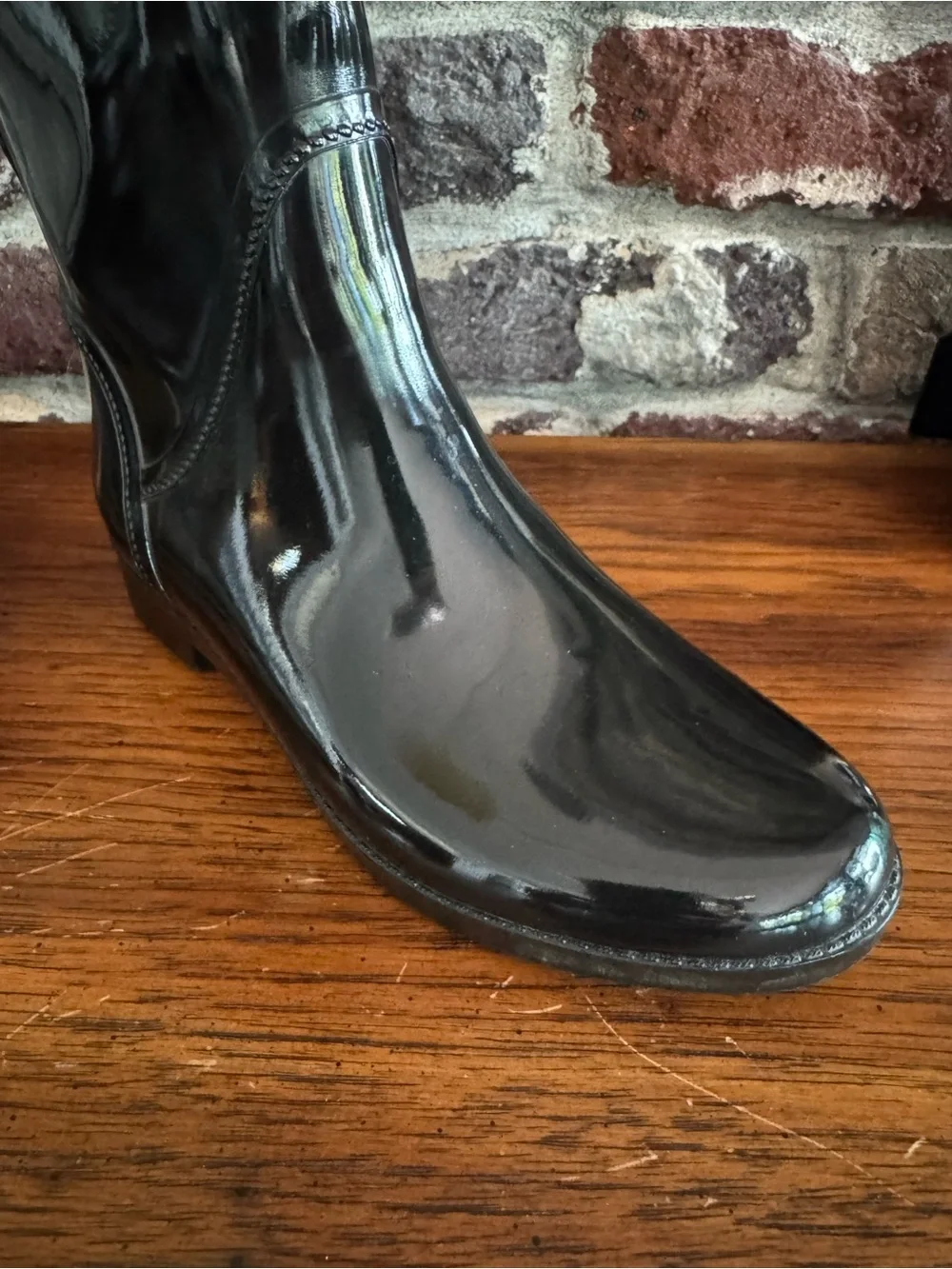 MICHAEL Michael Kors Black Patent Back-Lace Rain Boots • Glossy Black • Size 7